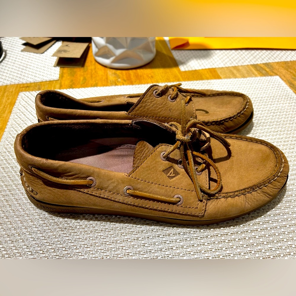 Sperry boat shoes, size 10, color:blush. Condition 7/10.